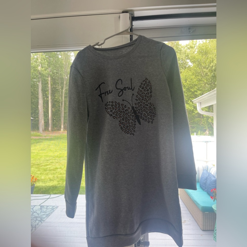 Long sweat shirt gray.